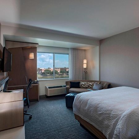 Courtyard By Marriott Houston Sugar Land/Lake Pointe Exterior photo