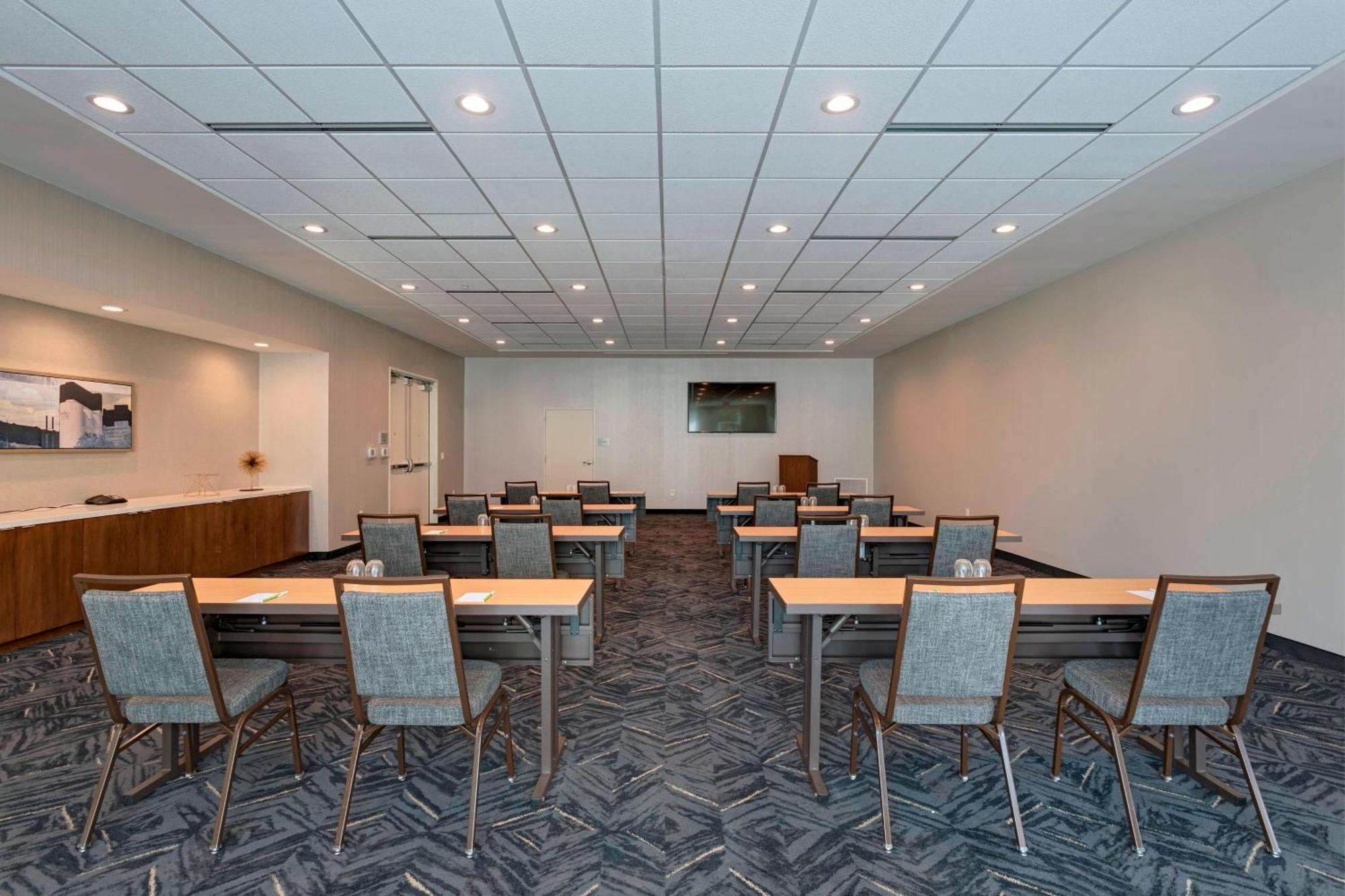Courtyard By Marriott Houston Sugar Land/Lake Pointe Exterior photo