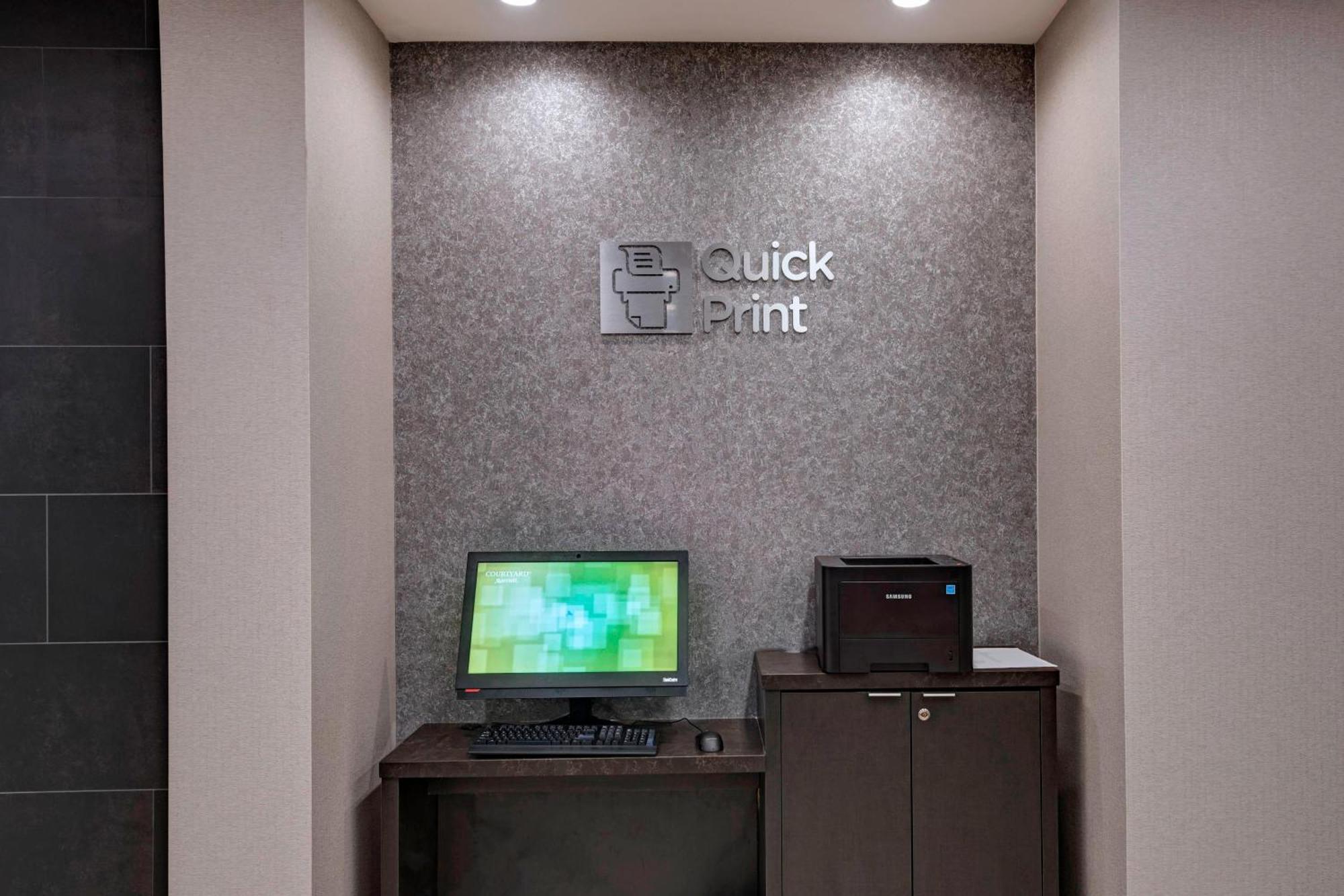 Courtyard By Marriott Houston Sugar Land/Lake Pointe Exterior photo