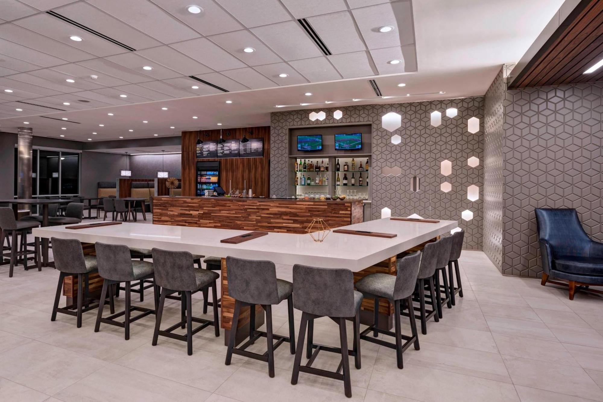 Courtyard By Marriott Houston Sugar Land/Lake Pointe Exterior photo